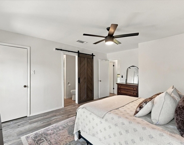 1955 Shorewood Drive - Photo Thumbnail 19