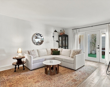 1955 Shorewood Drive - Photo Thumbnail 13