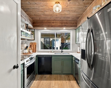 1955 Shorewood Drive - Photo Thumbnail 11