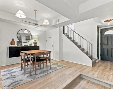 1955 Shorewood Drive - Photo Thumbnail 6