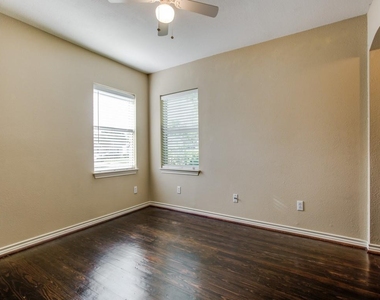 4918 Thrush Street - Photo Thumbnail 17