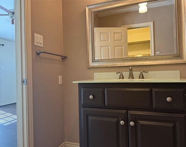 4918 Thrush Street - Photo Thumbnail 15