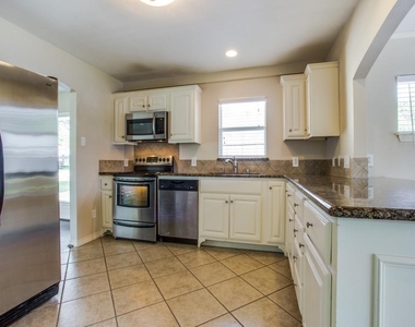4918 Thrush Street - Photo Thumbnail 6
