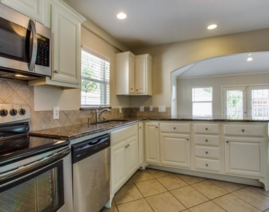 4918 Thrush Street - Photo Thumbnail 8