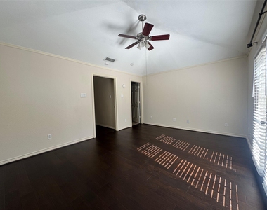 4918 Thrush Street - Photo Thumbnail 14