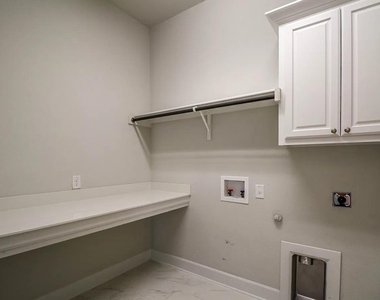 1145 Water Street - Photo Thumbnail 18