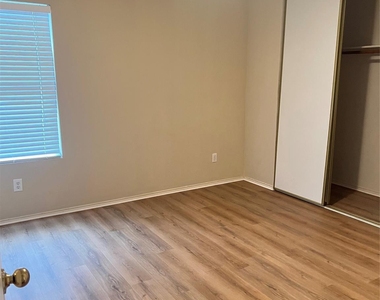 4502 Cedar Crest Drive - Photo Thumbnail 15