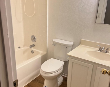 4502 Cedar Crest Drive - Photo Thumbnail 14