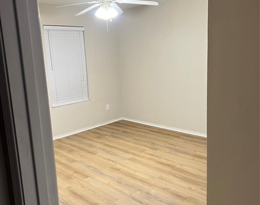 4502 Cedar Crest Drive - Photo Thumbnail 7