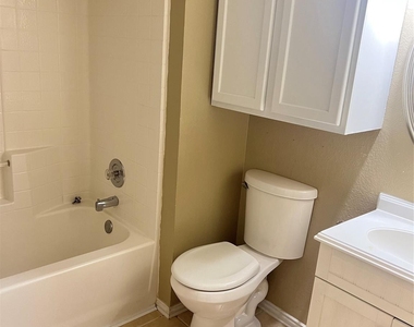 4502 Cedar Crest Drive - Photo Thumbnail 11