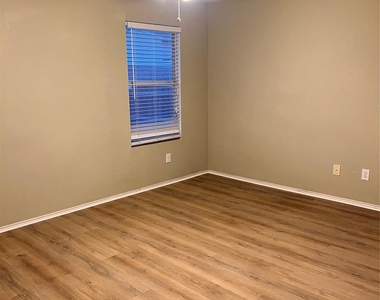 4502 Cedar Crest Drive - Photo Thumbnail 5