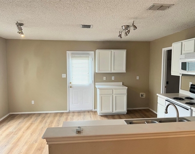 4502 Cedar Crest Drive - Photo Thumbnail 4