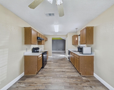 3014 Highridge Trail - Photo Thumbnail 11
