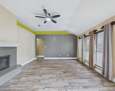 3014 Highridge Trail - Photo Thumbnail 8