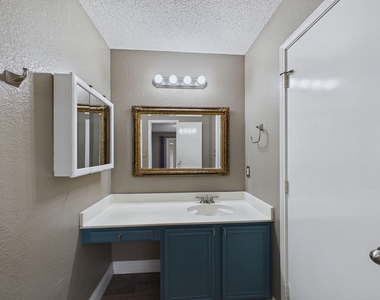 3014 Highridge Trail - Photo Thumbnail 23