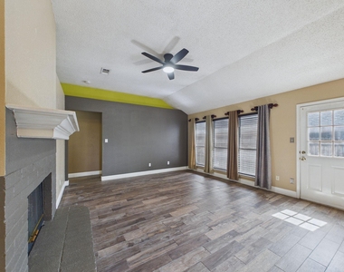 3014 Highridge Trail - Photo Thumbnail 9