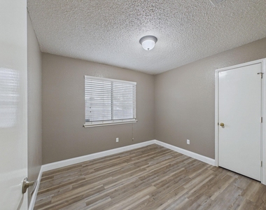 3014 Highridge Trail - Photo Thumbnail 18
