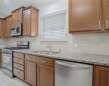 1314 Coleman Drive - Photo Thumbnail 6