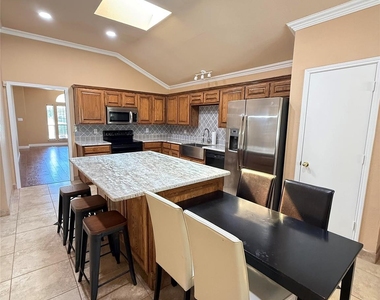 5505 Alta Verde Circle - Photo Thumbnail 8