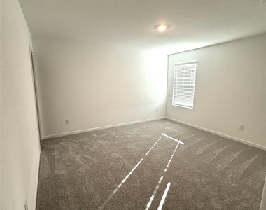 7905 Clements Street - Photo Thumbnail 7