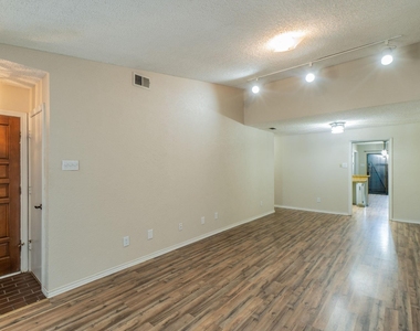 1515 Cherrycrest Street - Photo Thumbnail 2