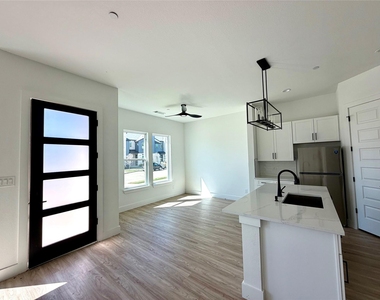 8902 Lowell Street - Photo Thumbnail 3