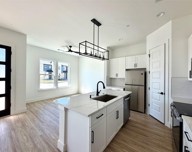 8902 Lowell Street - Photo Thumbnail 6
