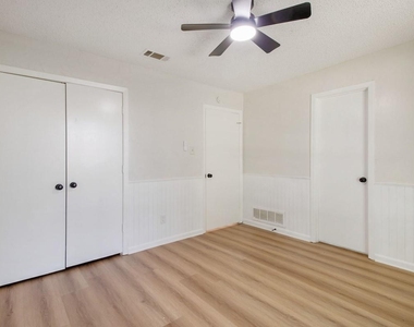 306 Partridge Run Drive - Photo Thumbnail 10