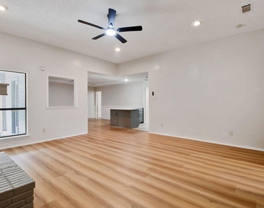 306 Partridge Run Drive - Photo Thumbnail 16