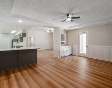 306 Partridge Run Drive - Photo Thumbnail 21