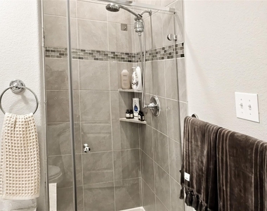 5305 Dallas Red Court - Photo Thumbnail 7