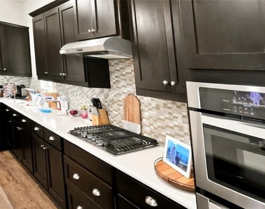 5305 Dallas Red Court - Photo Thumbnail 13