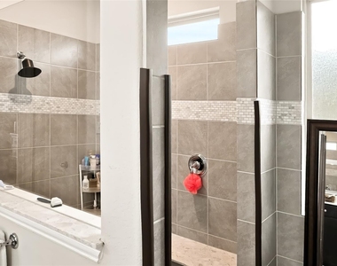 5305 Dallas Red Court - Photo Thumbnail 19