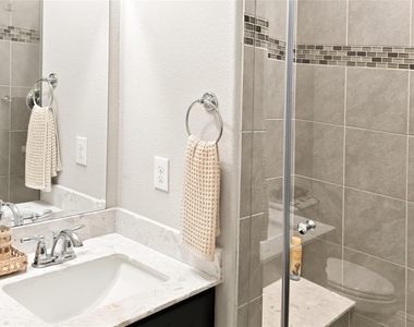 5305 Dallas Red Court - Photo Thumbnail 6
