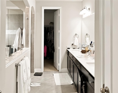 5305 Dallas Red Court - Photo Thumbnail 18