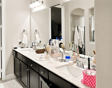 5305 Dallas Red Court - Photo Thumbnail 20