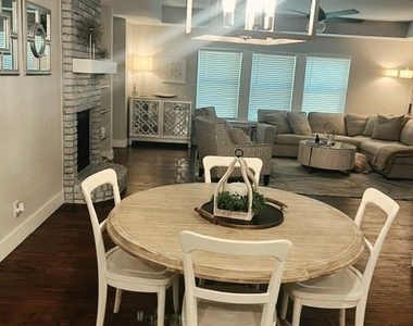 107 Sweet Street - Photo Thumbnail 2