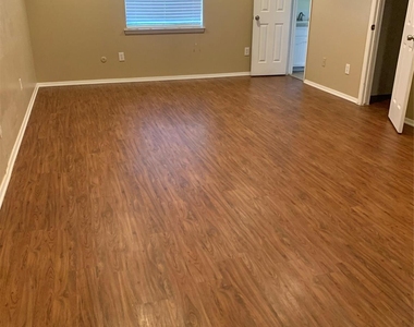 5804 Chadsford Court - Photo Thumbnail 9
