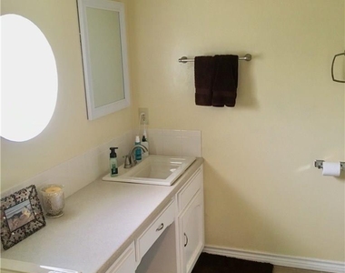 5804 Chadsford Court - Photo Thumbnail 12