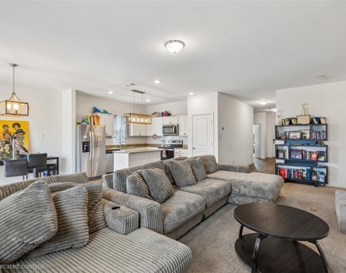 513 Leeward Lane - Photo Thumbnail 9