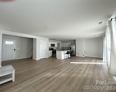 1027 Skipjack Lane - Photo Thumbnail 8