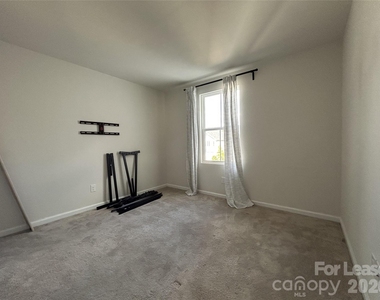 1027 Skipjack Lane - Photo Thumbnail 19