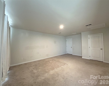 1027 Skipjack Lane - Photo Thumbnail 17