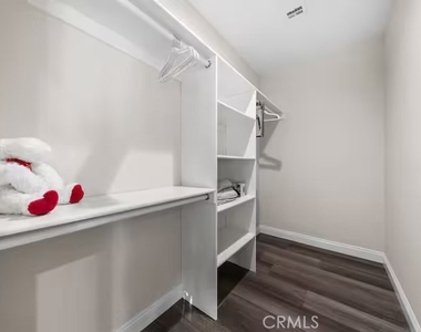 569 Lincoln Avenue - Photo Thumbnail 20