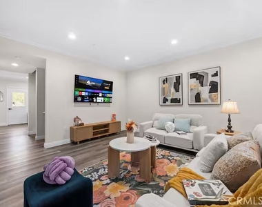 569 Lincoln Avenue - Photo Thumbnail 5