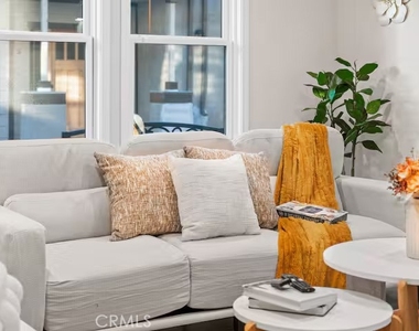 569 Lincoln Avenue - Photo Thumbnail 8