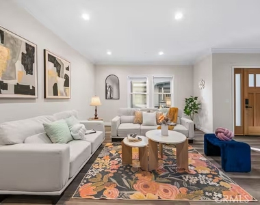 569 Lincoln Avenue - Photo Thumbnail 3