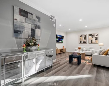 569 Lincoln Avenue - Photo Thumbnail 1