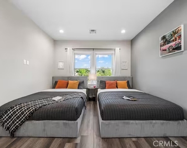 569 Lincoln Avenue - Photo Thumbnail 29