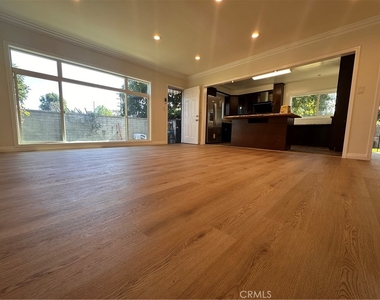 725 Longden Drive - Photo Thumbnail 3